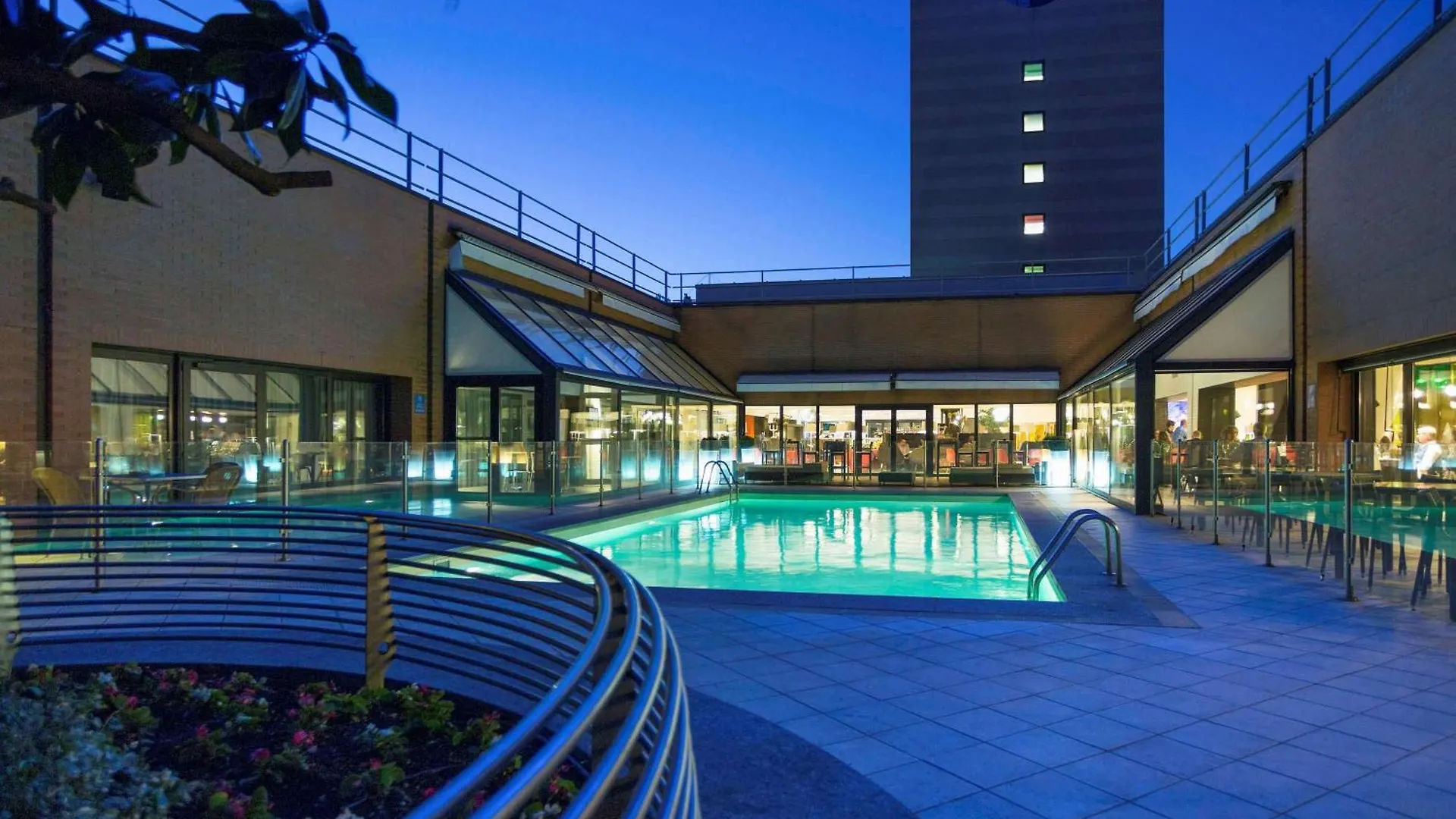 Novotel Milano Linate Aeroporto מלון