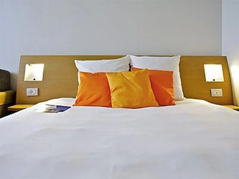Novotel Milano Linate Aeroporto מילאנו